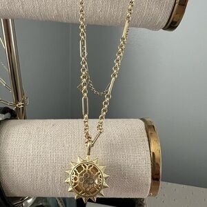 Kendra Scott necklace. Never been worn.